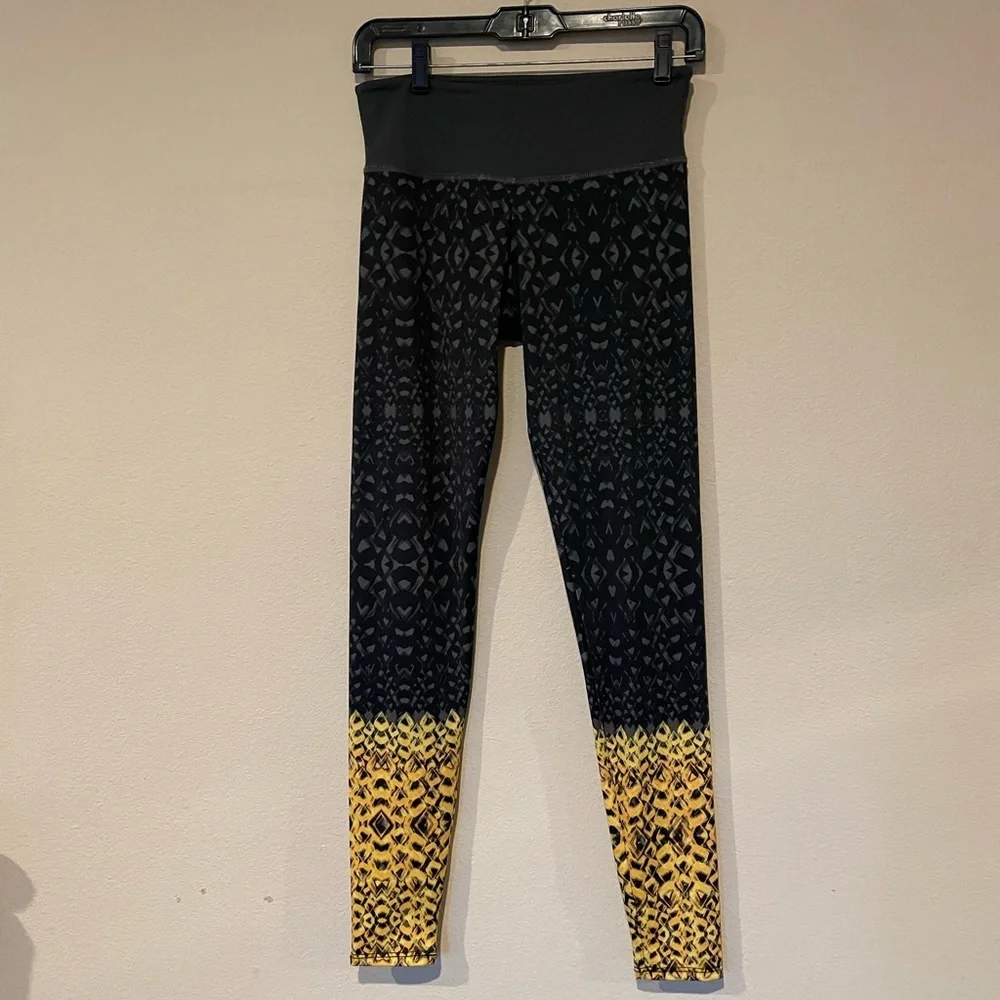 CLOSING SALE! Onzie Gray and Yellow Leggings S/M - Picture 4 of 7